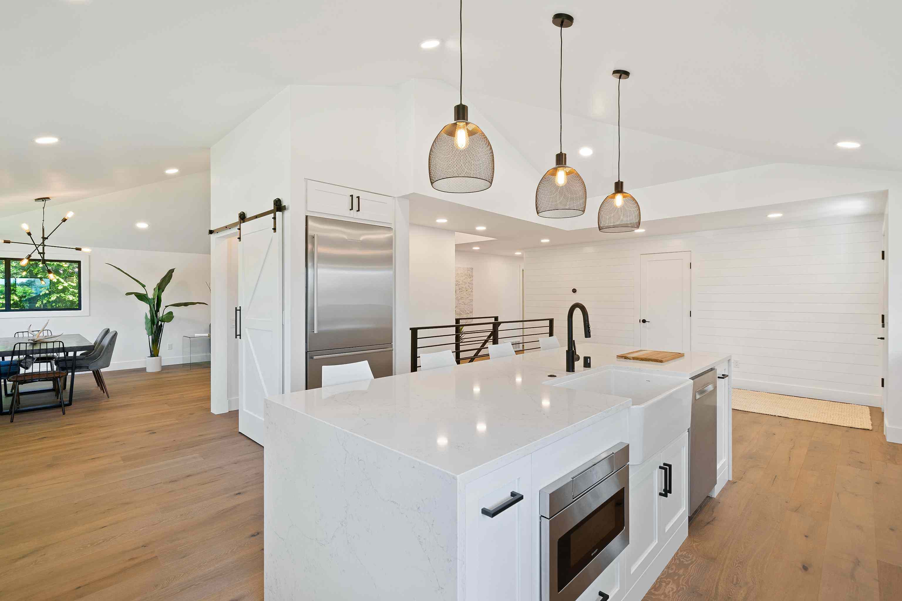 white arabesque quartz countertops